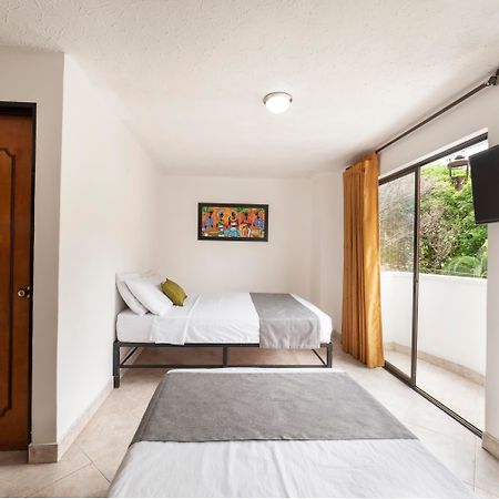 Hotel Balcones Del Estadio Меделин Екстериор снимка