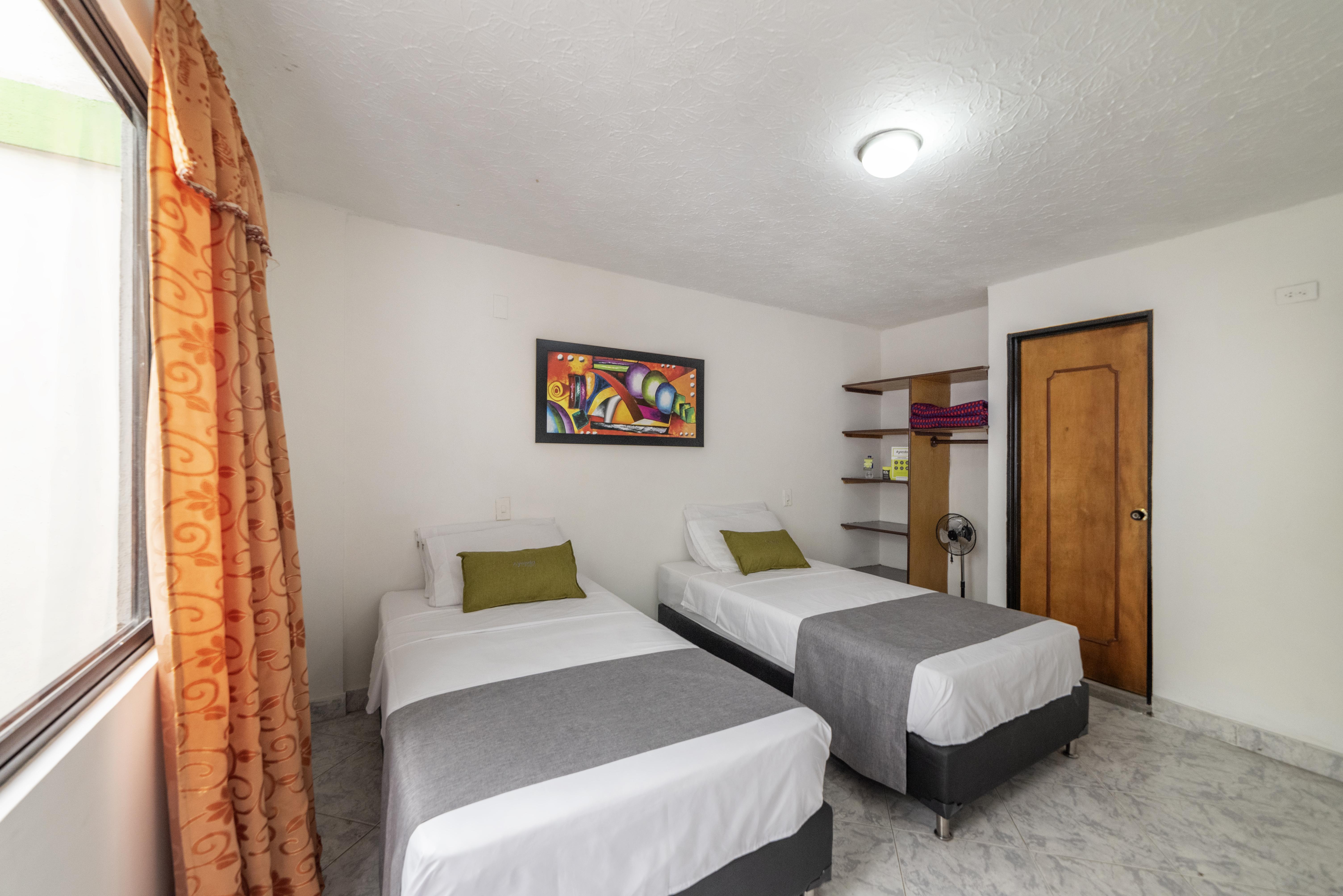 Hotel Balcones Del Estadio Меделин Екстериор снимка