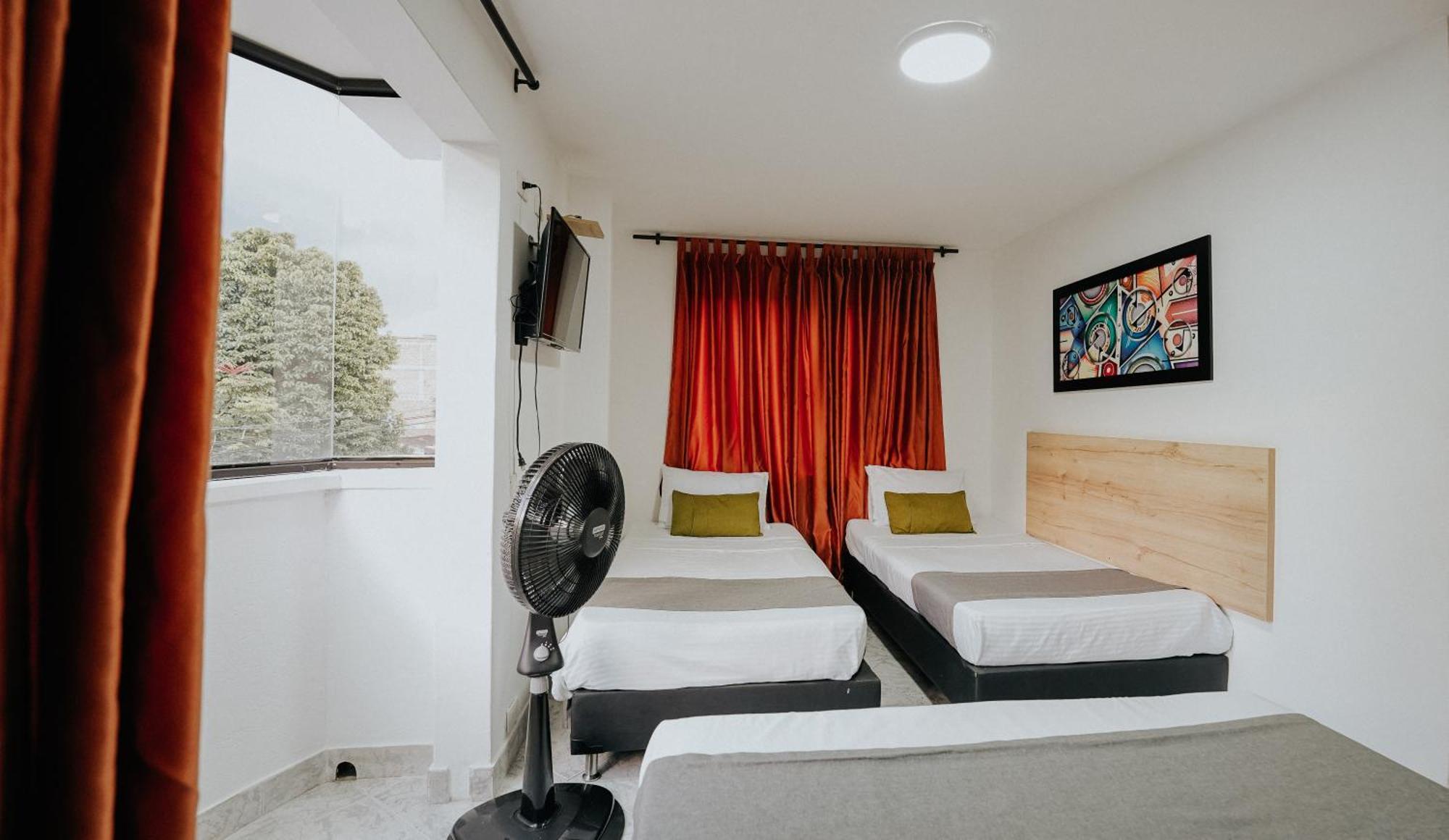 Hotel Balcones Del Estadio Меделин Екстериор снимка