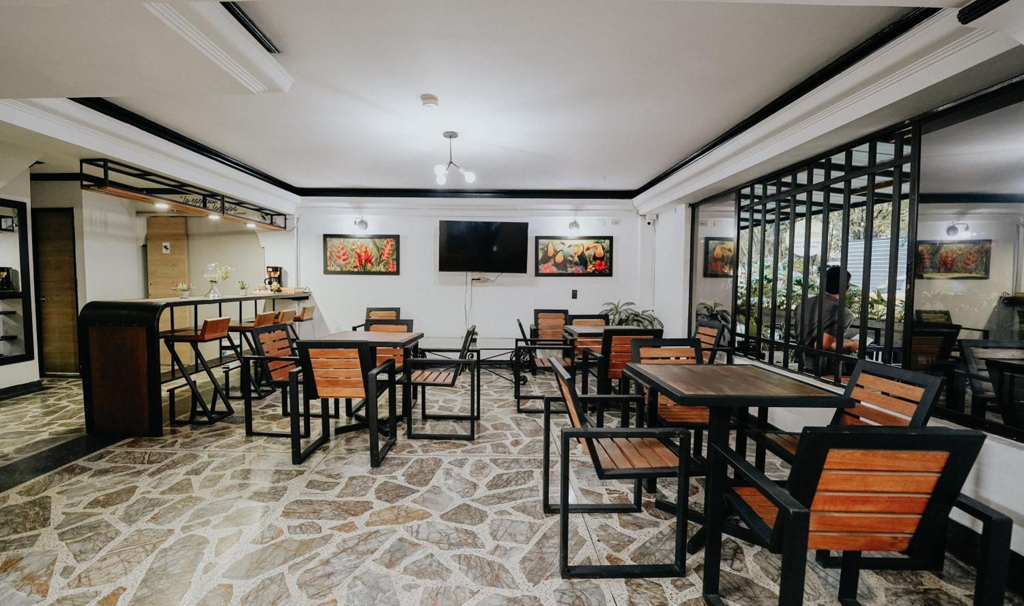 Hotel Balcones Del Estadio Меделин Екстериор снимка
