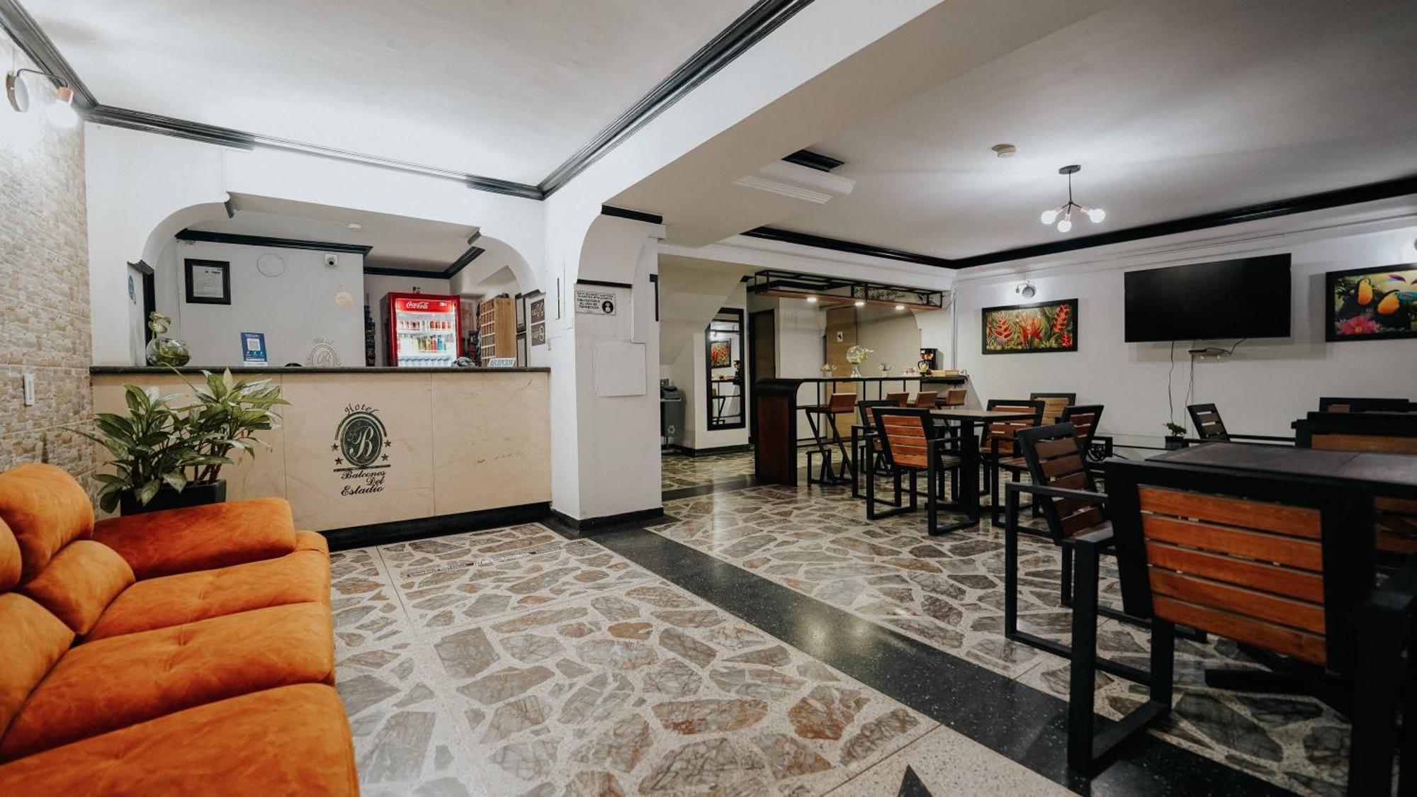 Hotel Balcones Del Estadio Меделин Екстериор снимка