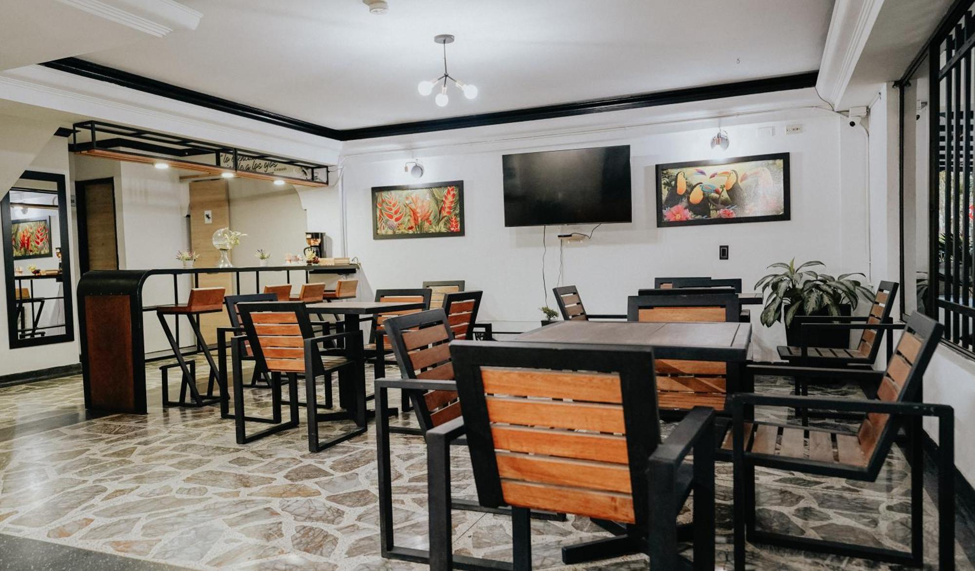 Hotel Balcones Del Estadio Меделин Екстериор снимка